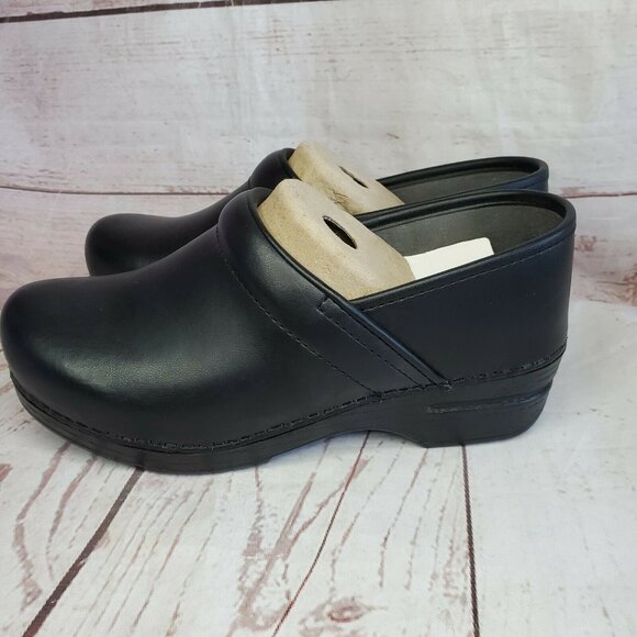 Dansko XP Black All Leather Slip-Resistant Women's Clogs Shoes Sz 38 U.S 7 1/2 - Picture 2 of 12